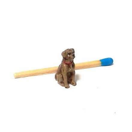 Mini: Mops sitzend1