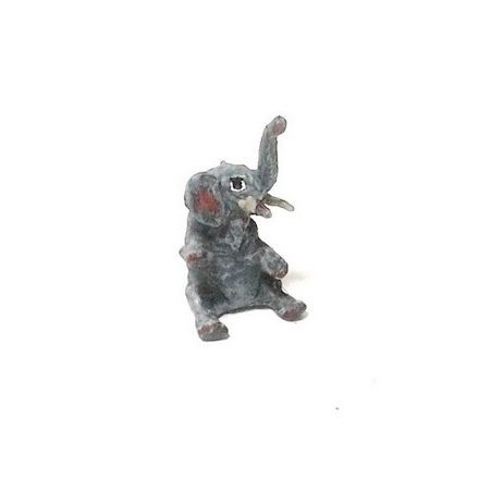 Mini: Elefant Rüssel hoch