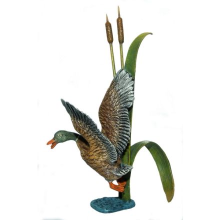 Ente im Schilf