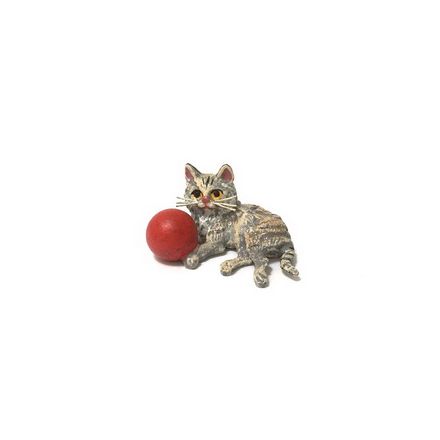 Katze mit Ball