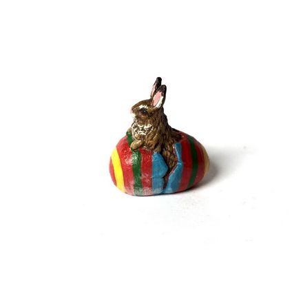 Hase in Eischale